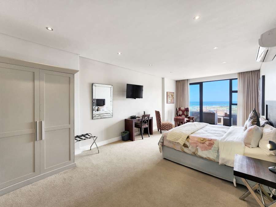 To Let 7 Bedroom Property for Rent in Camps Bay Western Cape